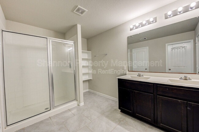Building Photo - 8002 Carillon Way