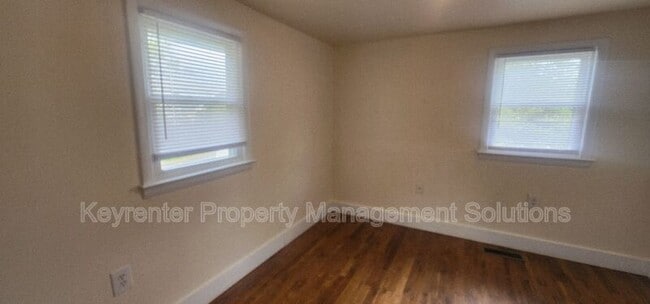 Building Photo - 813 Highland Ave