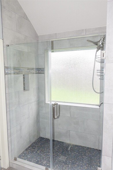 Building Photo - 822 Oak Lodge Ct
