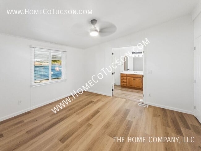 Building Photo - 5281 E Branding Iron Dr