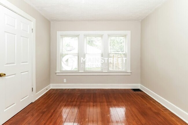 Building Photo - 3 Bedroom Pet-Friendly Home in Louisville,...