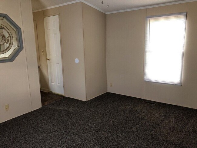 Building Photo - Home for Rent