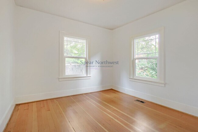 Building Photo - 2137 N Sumner St