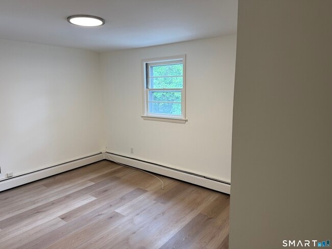 Building Photo - 17 Oenoke Pl