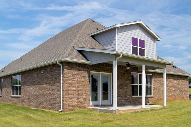 Building Photo - 3 Car Garage! Gorgeous 4/3.5/3 Luxury Home
