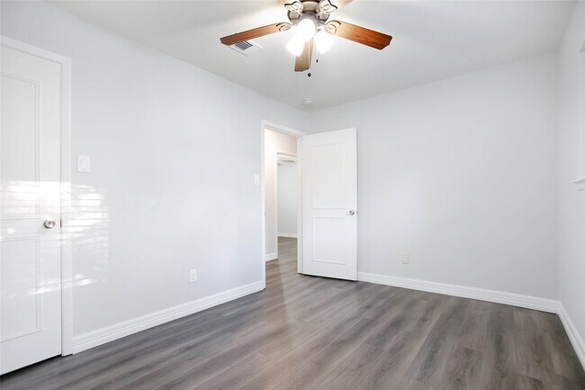 Building Photo - 56 E White Willow Cir