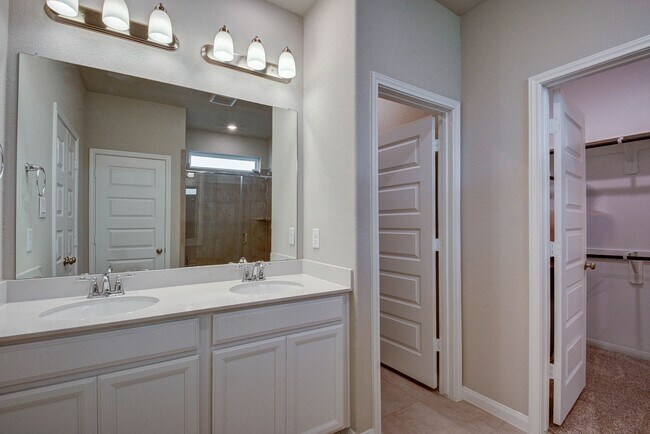 Building Photo - 18572 Meadow Point Ln