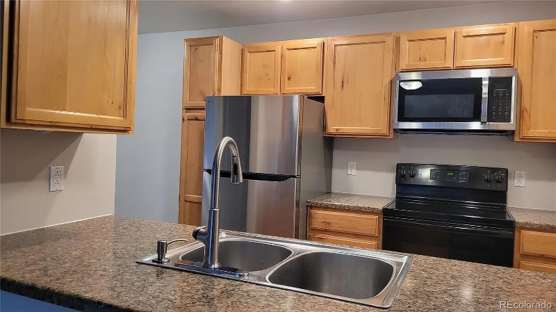 Building Photo - 10890 W Evans Ave