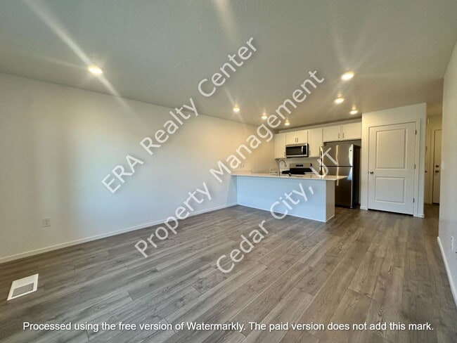 Building Photo - Move-in Discount!!! 3 Bedroom 2 bath with Garage- Townhouse
