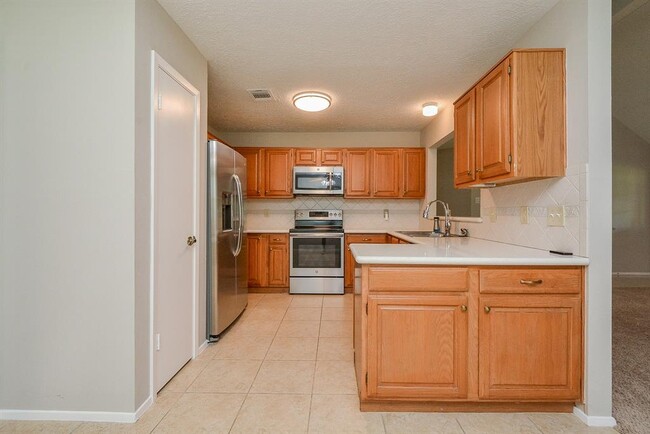 Building Photo - 2119 Landcircle Ct