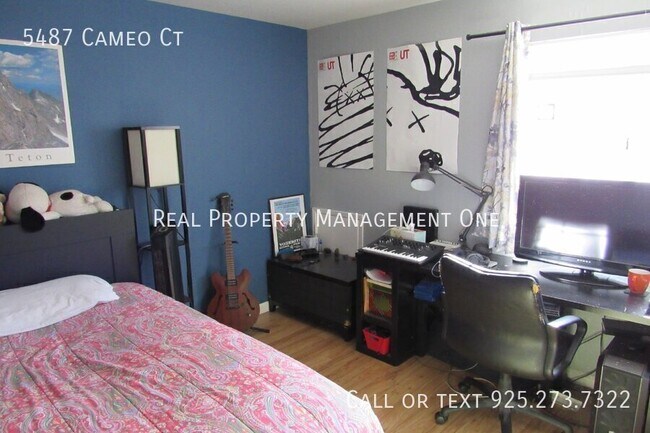 Building Photo - 5487 Cameo Ct