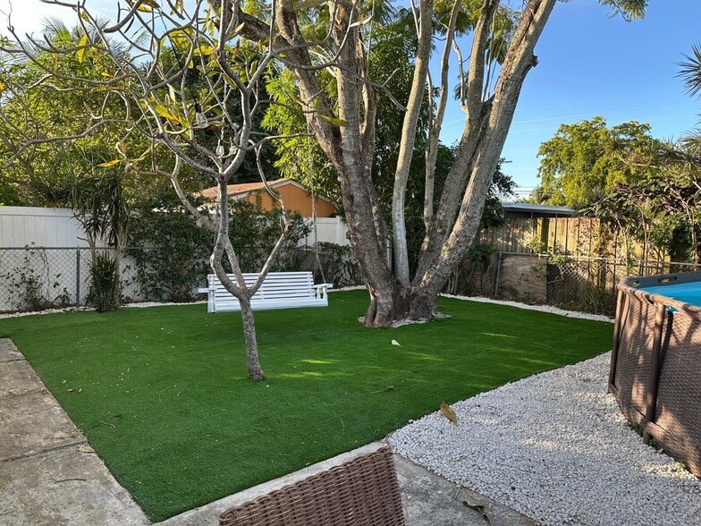 Building Photo - 5131 SW 6th St