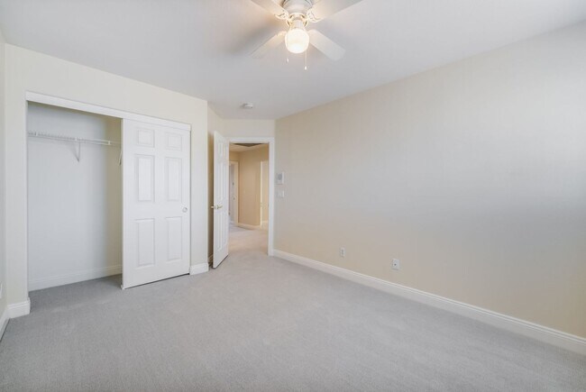 Building Photo - 5 bedroom home in Silverado Ranch area low upkeep yard