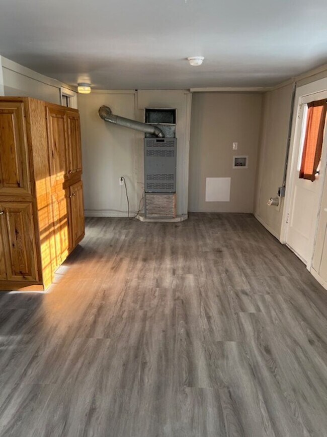 Building Photo - 3006 Collierstown Rd