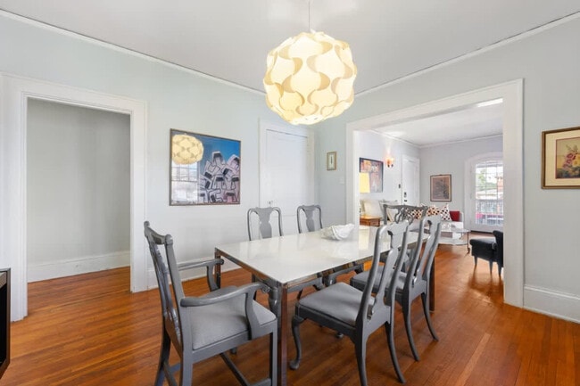 Building Photo - 536 Hawthorne Ln