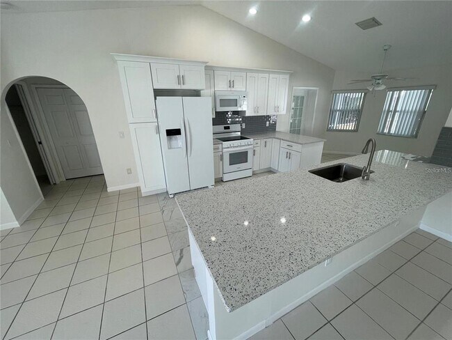 Building Photo - 9 Birchwood Pl