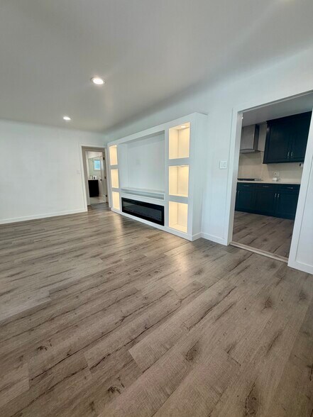 Building Photo - 4225 Tuller Ave