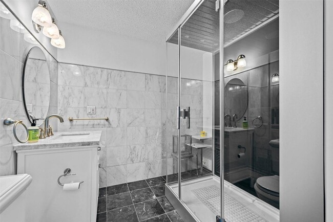 Building Photo - 10 Paradise Ln