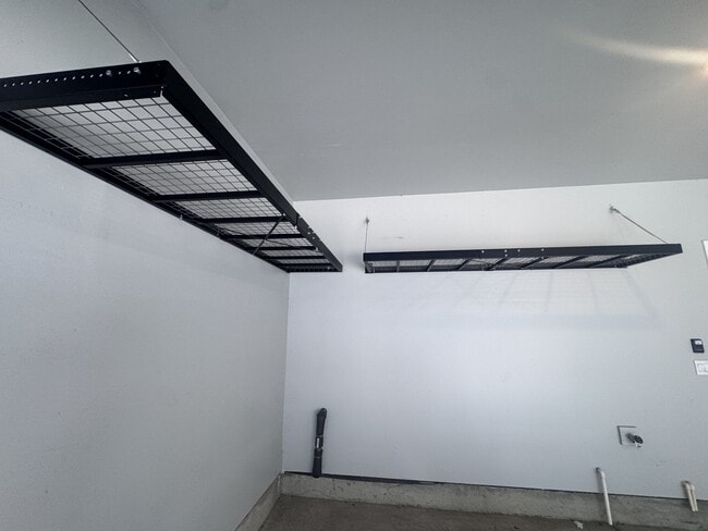 Building Photo - 896 N 18th Ave