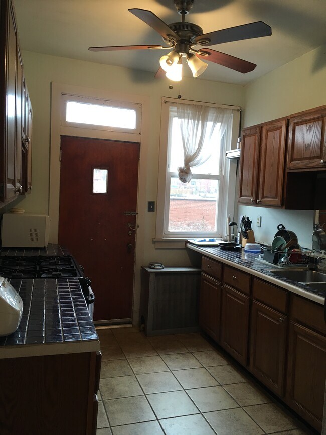 Building Photo - 2318 Eldridge St