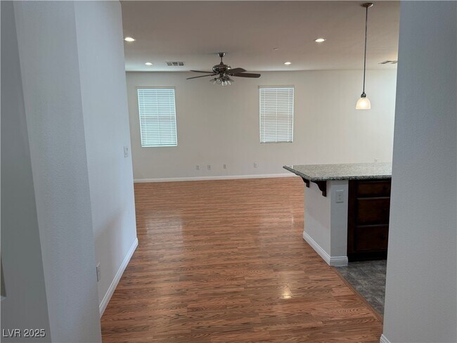 Building Photo - 946 Monte Etna Ave