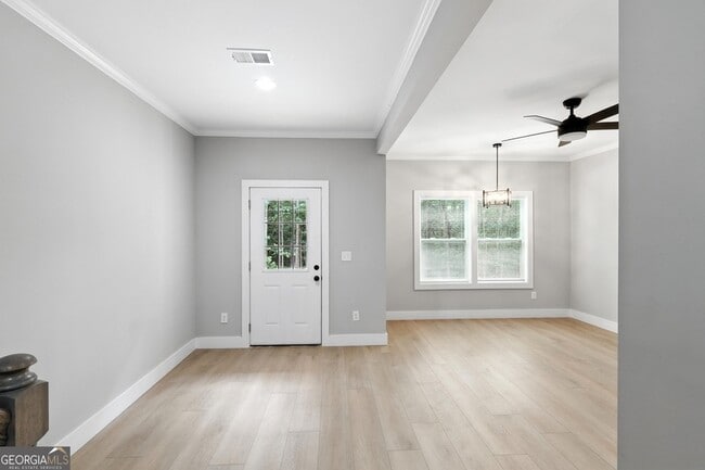 Building Photo - 163 Brad St