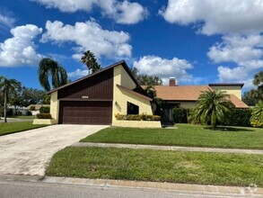 Building Photo - 3/2 ANNUAL - POOL HOUSE/W/ HUGE BONUS ROOM...