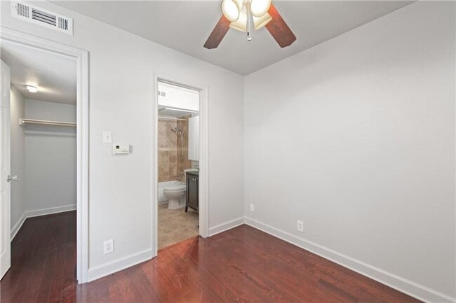 Building Photo - AVAILABLE NOW: 1 BR / 1 BA - Heart of Soco - SS Appliances - Minutes from DT