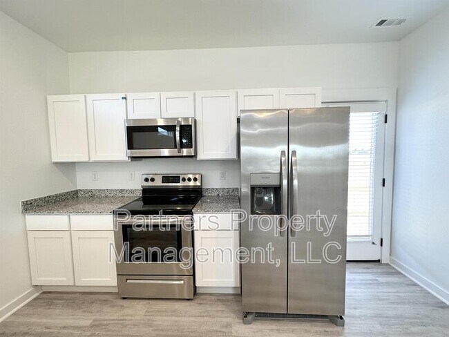 Building Photo - 1070 Boardwalk Ave