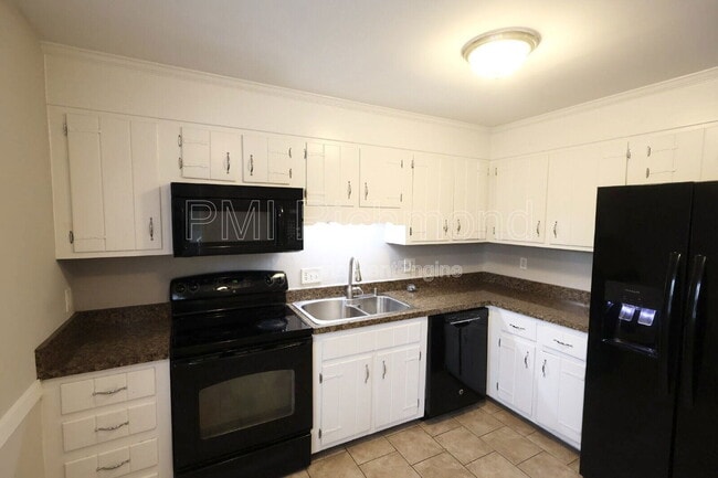 Building Photo - 401 Walton Park Rd