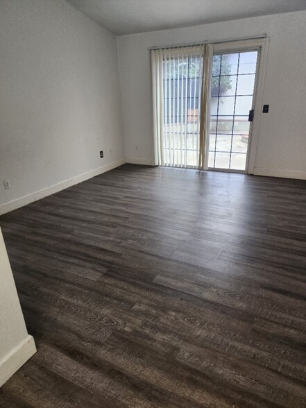 Building Photo - 1450 Busca Dr