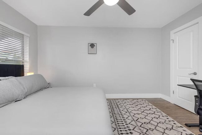 Building Photo - 4312 W Roland St