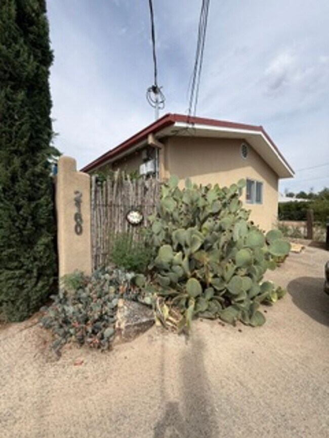 Building Photo - 2160 Calle de Arroyo