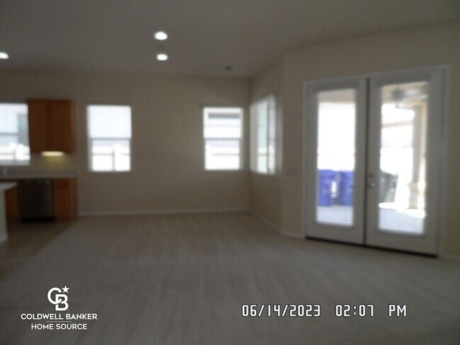 Building Photo - Sun City 55+ Gated Community, Golf Course, Clubhouse, 2 Bedroom, 2.5 Bathrooms, 2.5 Car Garage, 2...