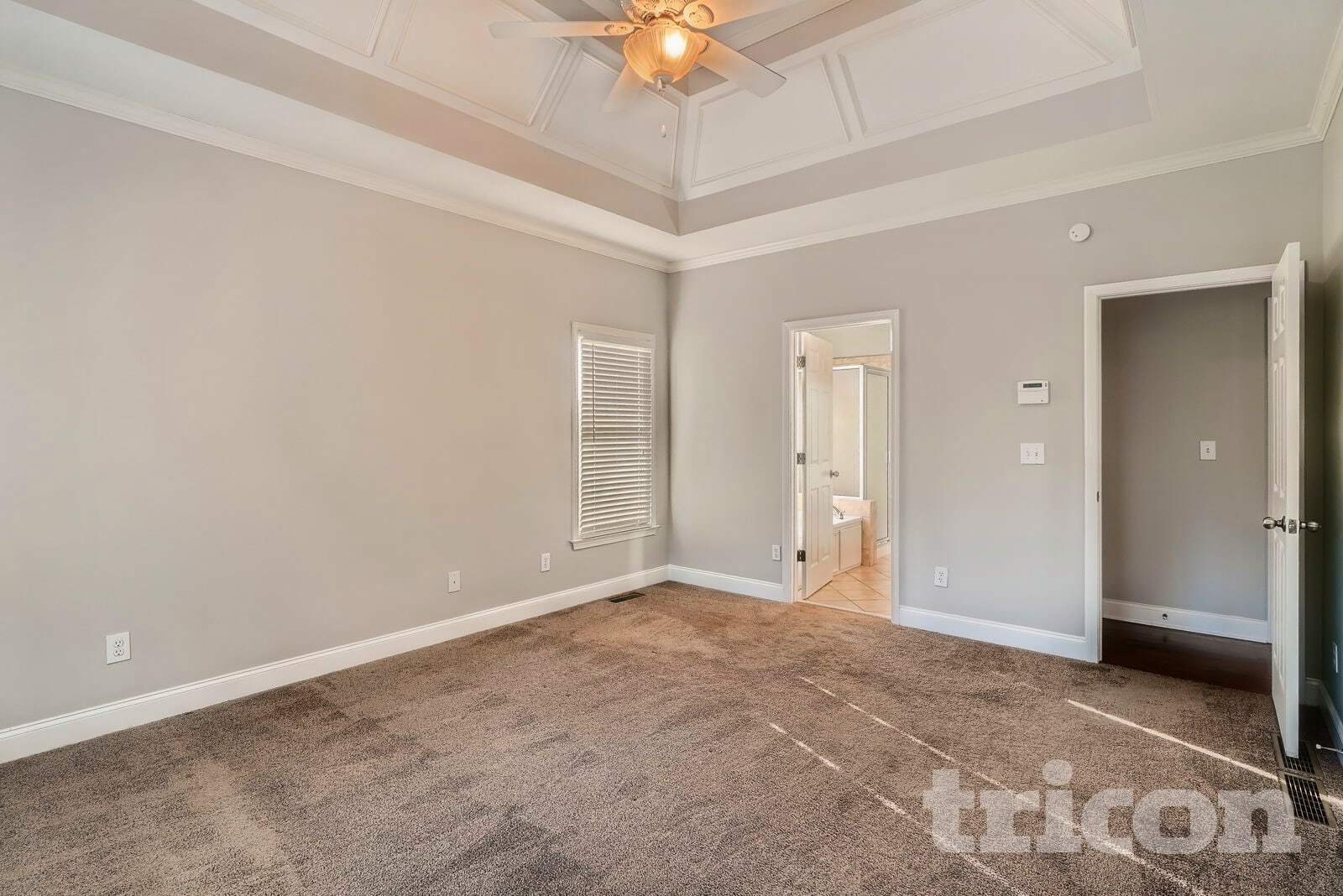 Building Photo - 3587 Vern Way NE