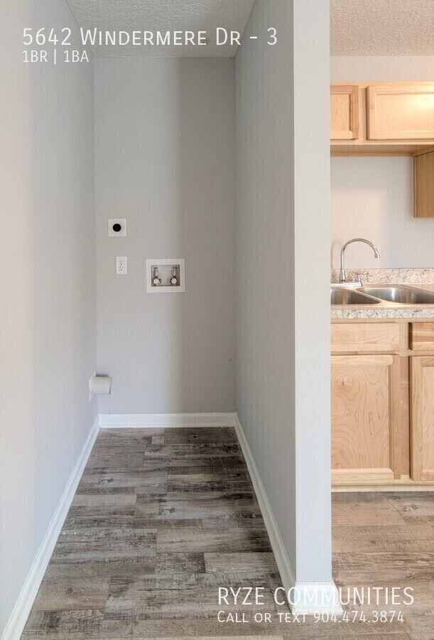 Building Photo - 5642 Windermere Dr