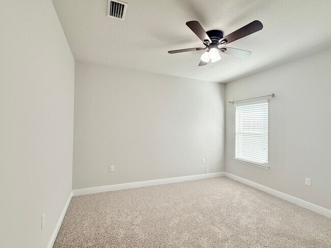 Building Photo - Gorgeous 3-Bedroom Home - Hawk’s Landing