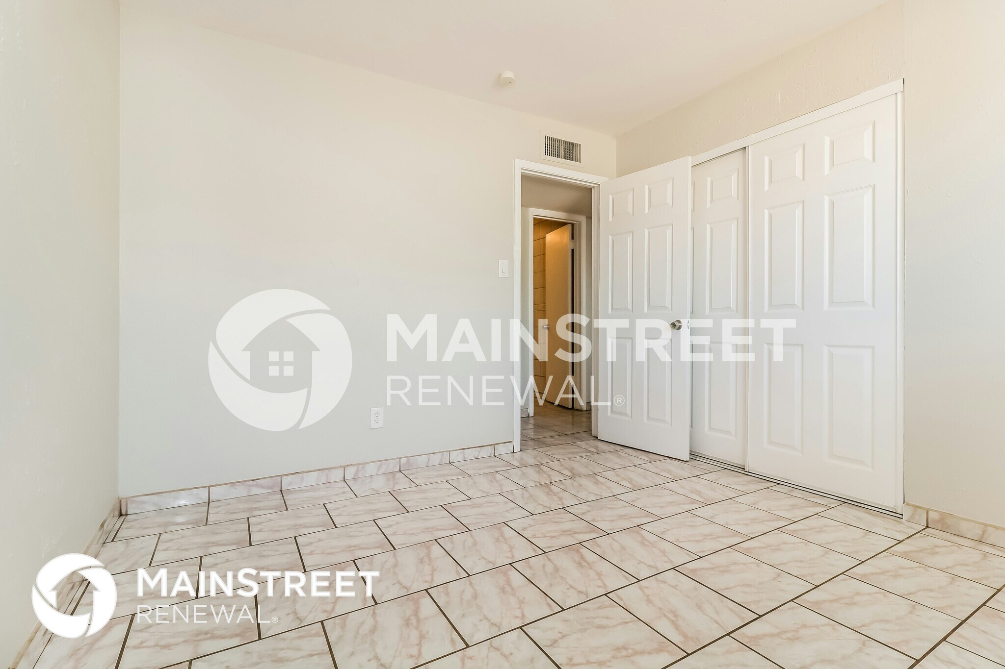 Building Photo - 6211 W Indianola Ave