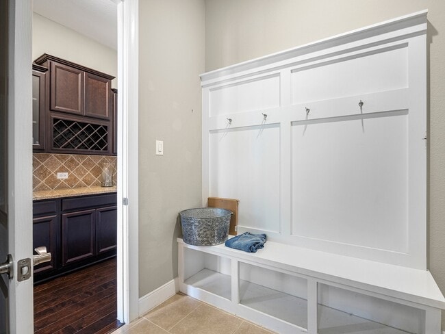 Building Photo - 24910 Meadowthorn Crest Ln