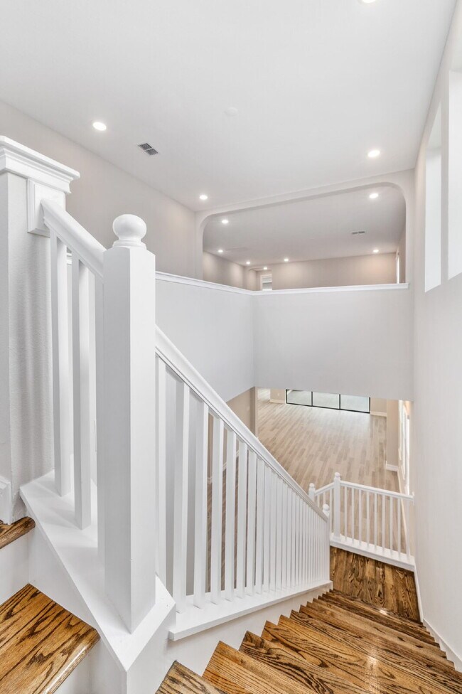 Building Photo - Estancia gated community 4-Bed Oasis with ...