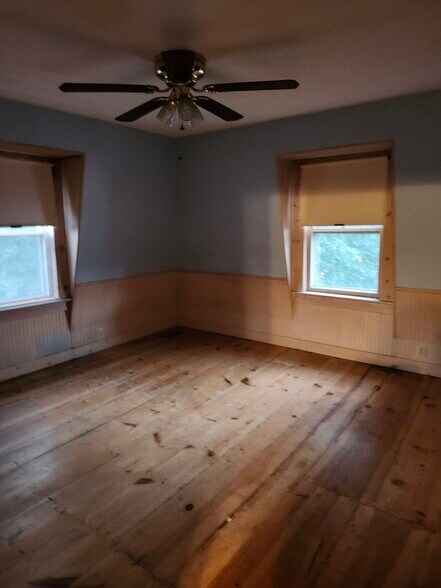 bedroom 3 - 323 Village St