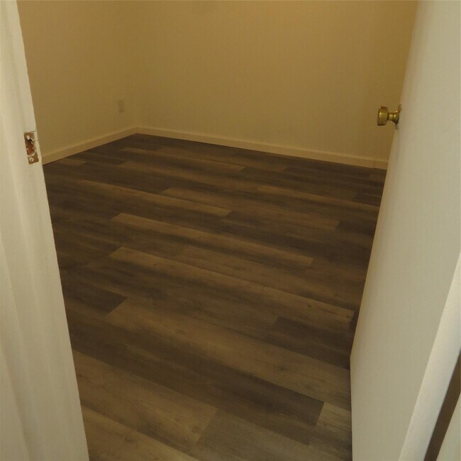 Building Photo - 60 Elissa Ln