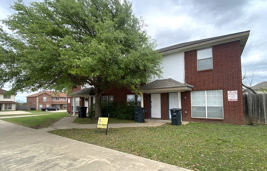 Building Photo - 4200 Deek Dr