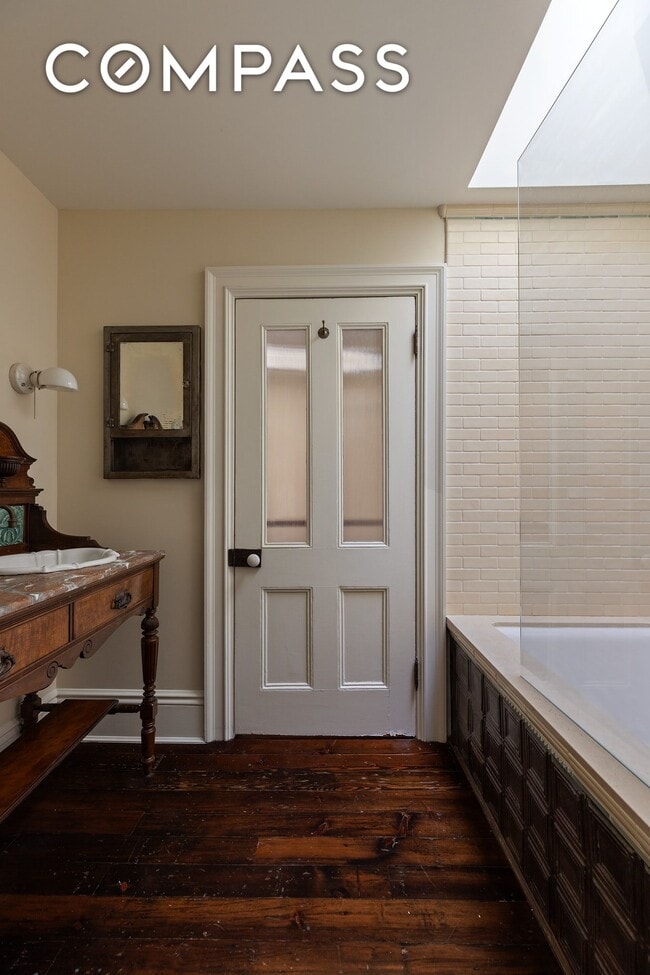 Building Photo - 216 Carlton Ave