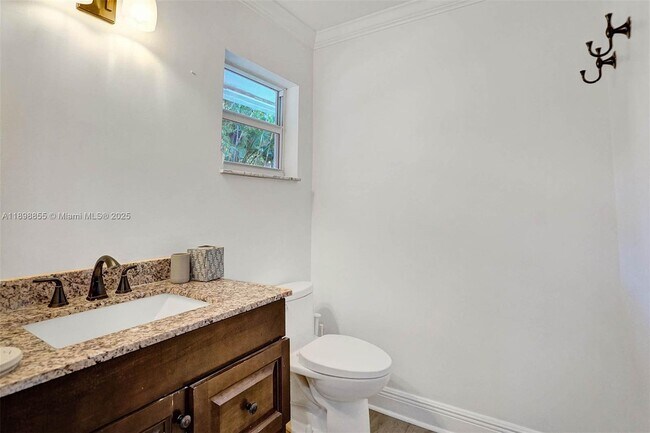 Building Photo - 2120 SW 28th Way