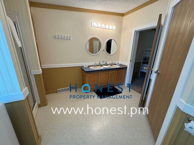 Building Photo - 107 Wood Land Dr