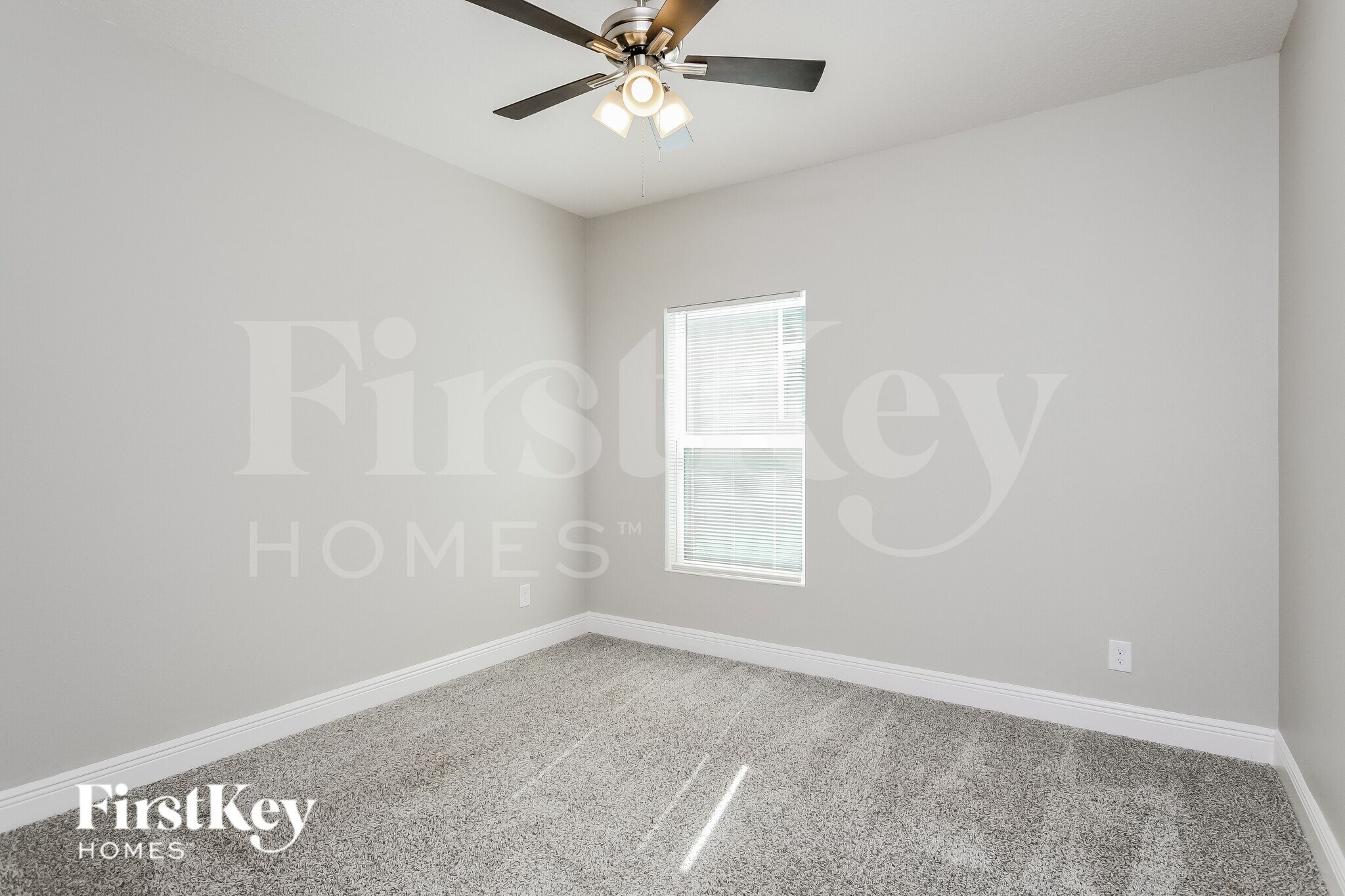 Building Photo - 689 Blackstone St