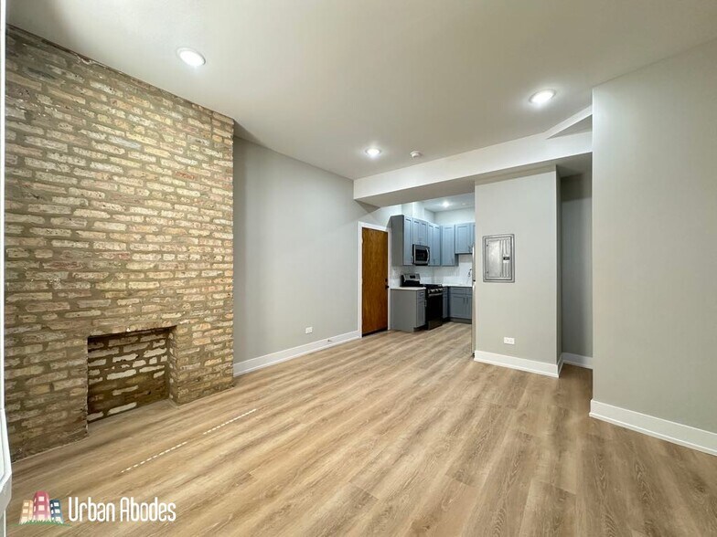Building Photo - 423 W Belden Ave
