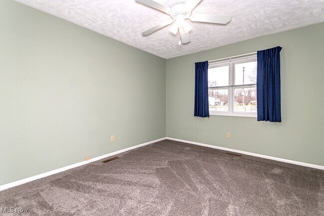 Building Photo - 6330 Cumberland Dr