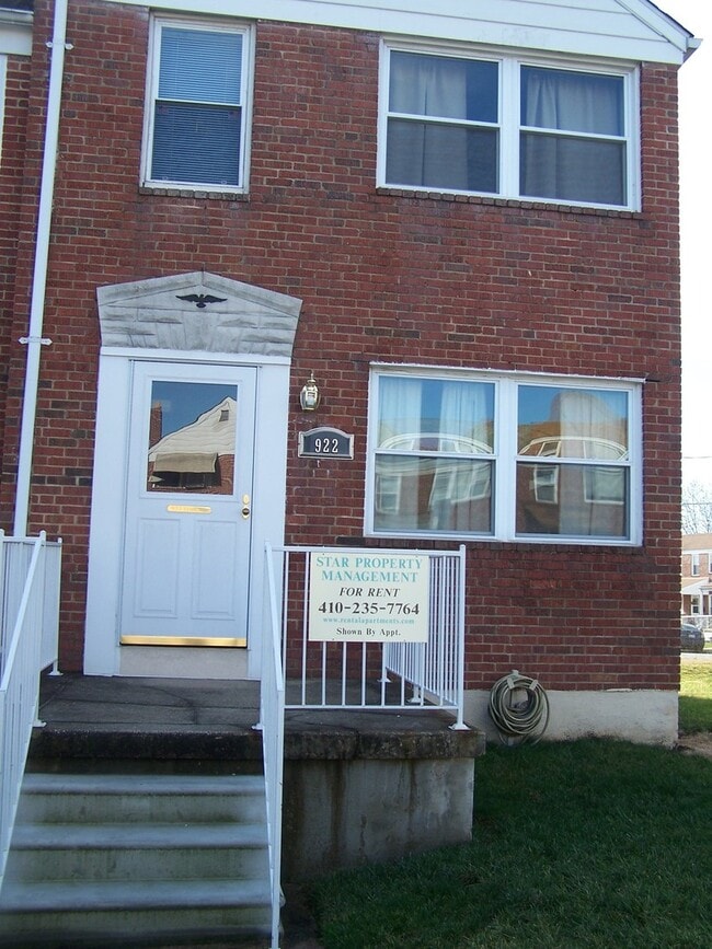 Building Photo - Rent Special on this Three Bedroom Home